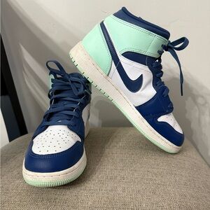 Jordan Size 7 Youth Girl or Boy sneakers